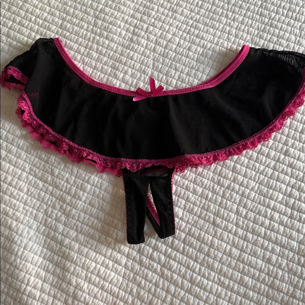 Black & Pink Ruffles
